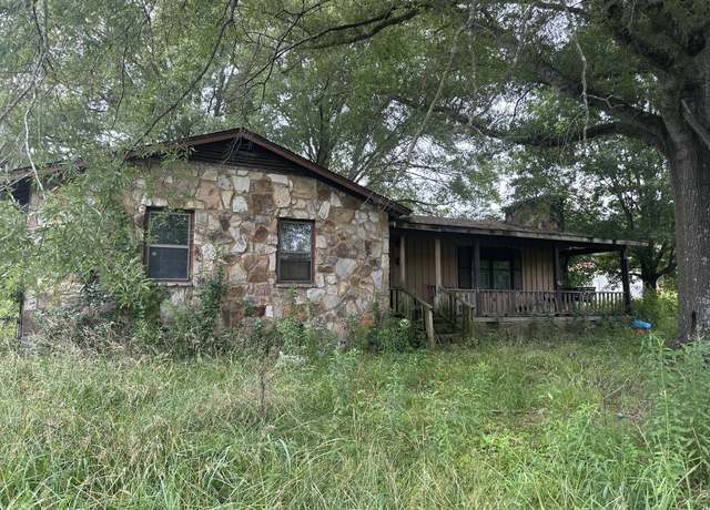 Property at 3073 Highway 225 Hwy, Chatsworth, GA 30705, 3 beds, 2 baths
