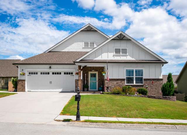 Property at 136 Spinnaker Dr, Fort Oglethorpe, GA 30742, 3 beds, 2 baths