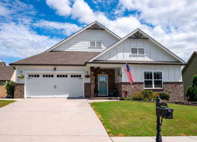 Property at 136 Spinnaker Dr, Fort Oglethorpe, GA 30742, 3 beds, 2 baths