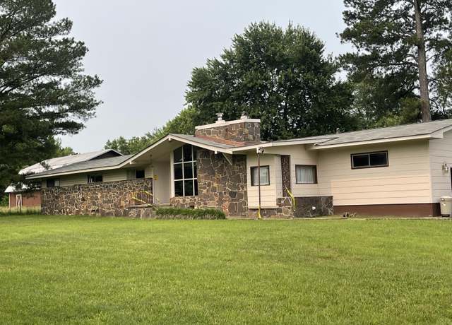 Property at 8540 Rancho Dr, Ooltewah, TN 37363, 3 beds, 2 baths