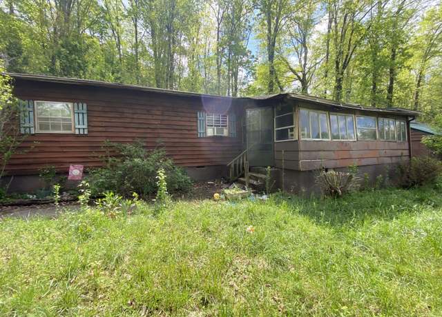 Property at 430 Montclair Dr, Rossville, GA 30741, 4 beds, 2.5 baths