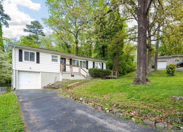 Property at 3671 Larry Ln, Chattanooga, TN 37412, 3 beds, 2.5 baths
