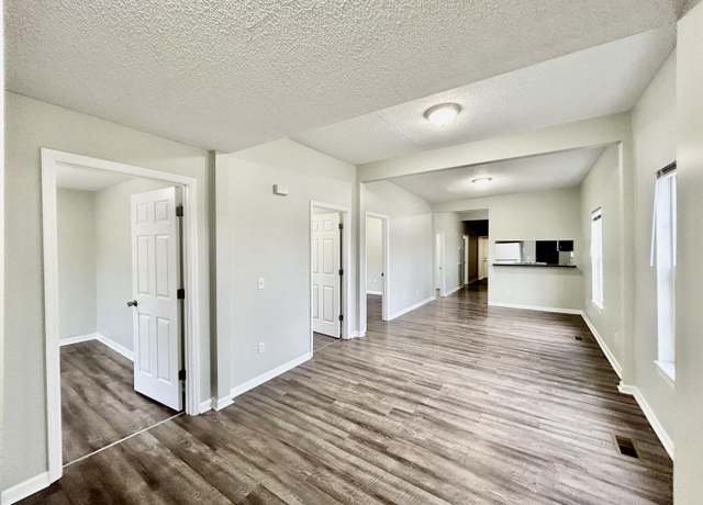 Property at 2315 Wheeler Ave, Chattanooga, TN 37406, 5 beds, 2 baths