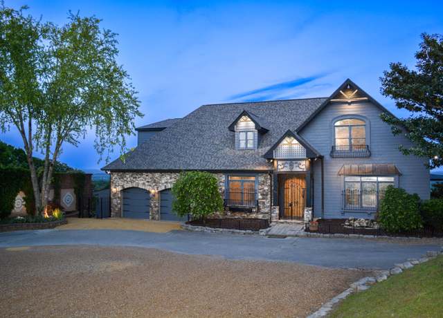 Property at 381 E View Dr, Chattanooga, TN 37404, 4 beds, 3.5 baths