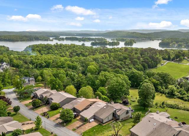 Property at 5922 Rainbow Springs Dr, Chattanooga, TN 37416, 3 beds, 2.5 baths