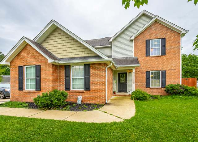 Property at 647 Peachtree Cir, Ringgold, GA 30736, 4 beds, 2.5 baths