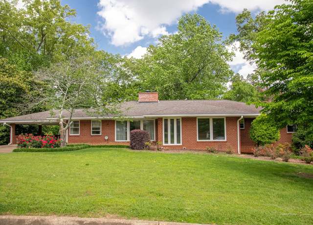 Property at 8 N Lynncrest Dr, Chattanooga, TN 37411, 3 beds, 2.5 baths