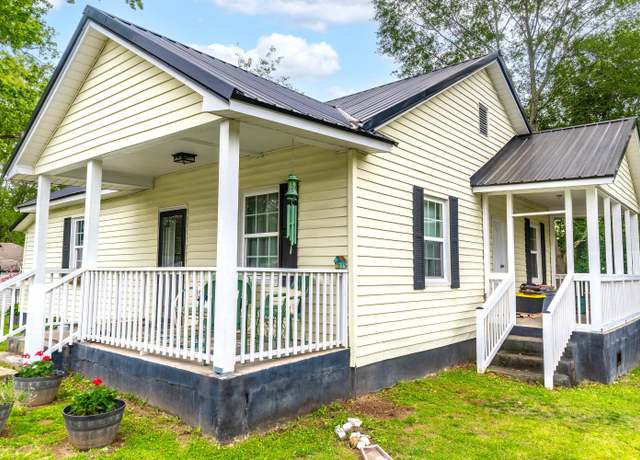 Property at 301 Cedar St, Lafayette, GA 30728, 2 beds, 1.5 baths