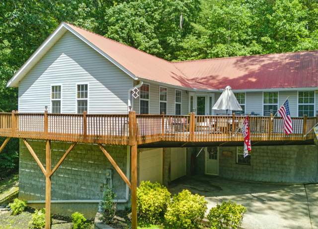 Property at 7054 Ski Club Rd, Harrison, TN 37341, 2 beds, 2.5 baths