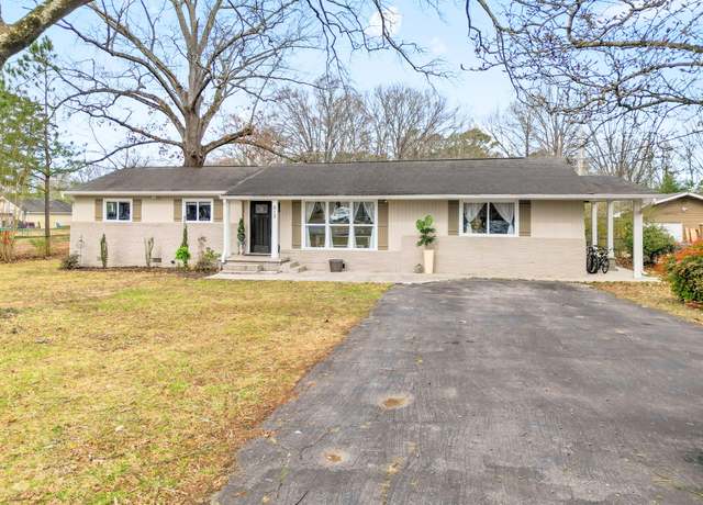 Property at 813 Lindsay Ave, Chattanooga, TN 37421, 4 beds, 2.5 baths