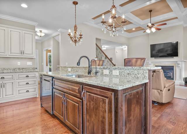 Property at 89 Kailors Cove Cir, Ringgold, GA 30736, 4 beds, 2.5 baths