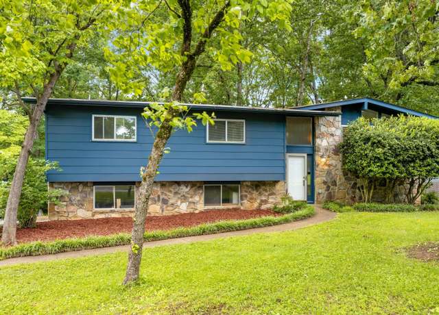 Property at 7335 Valley Ln, Hixson, TN 37343, 3 beds, 3 baths