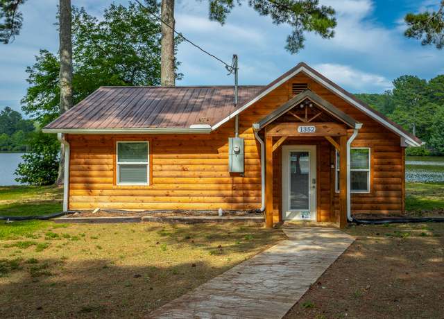 Property at 1352 Peggy Ln, Tunnel Hill, GA 30755, 2 beds, 1 bath