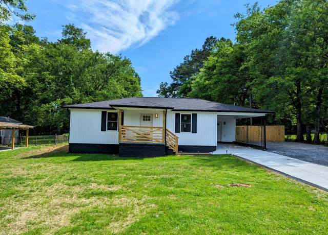 Property at 715 W James St, Rossville, GA 30741, 2 beds, 1 bath
