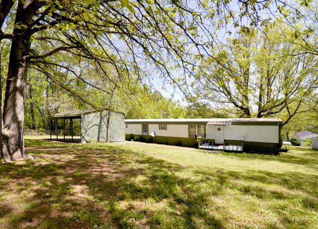 Property at 725 Schmidt Rd, Rossville, GA 30741, 3 beds, 2 baths
