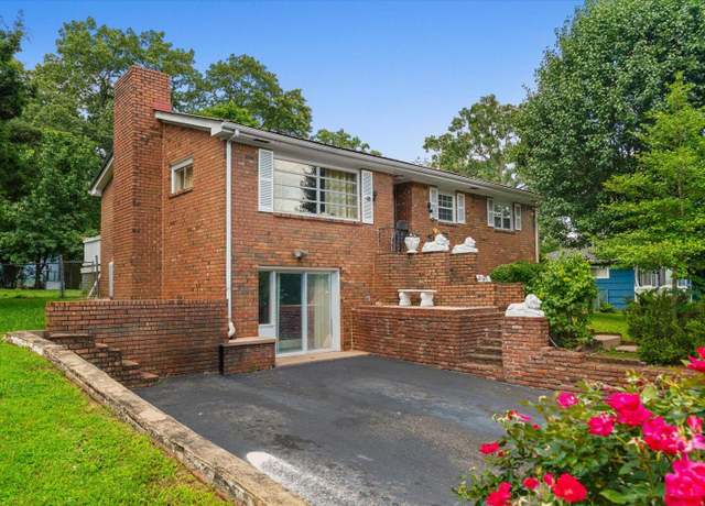 Property at 1339 Cloverdale Cir, Hixson, TN 37343, 3 beds, 1.5 baths
