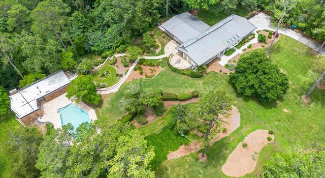 Photo of 1218 Wildwood Ln, Dalton, GA 30720