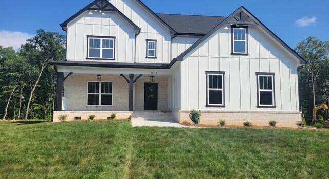 Photo of 4618 Signal Forest Dr #8, Signal Mountain, TN 37377