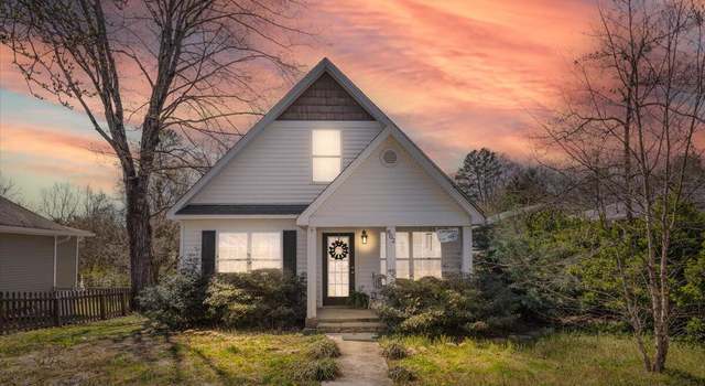 Photo of 802 Gordon St, Chickamauga, GA 30707