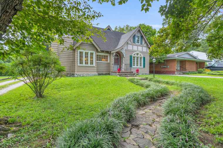 Photo of 3440 Alta Vista Dr Chattanooga, TN 37411