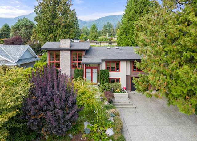 Photo of 690 St. Ives Cres, North Vancouver, BC V7N 2X3