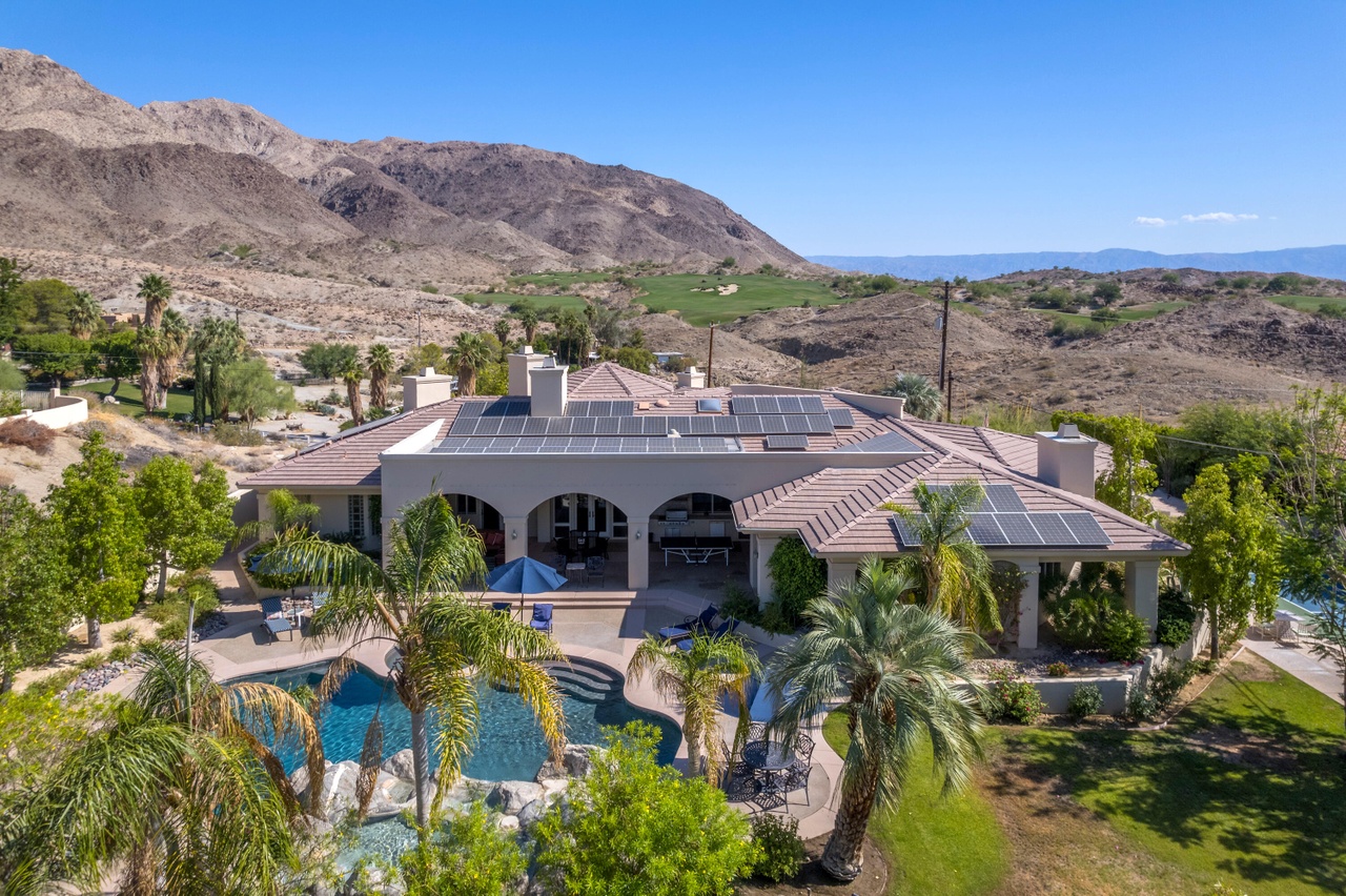 洋書 Where They Create 71545 Painted Canyon Rd, Palm Desert, CA 92260 | Redfin