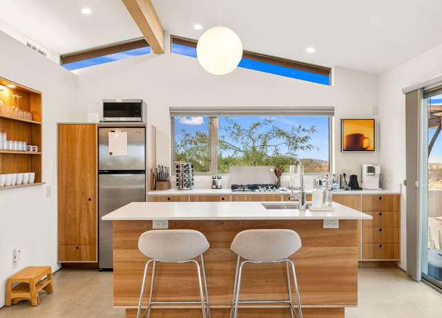 Property at 56568 Handley Rd, Yucca Valley, CA 92284, 1 bed, 1 bath