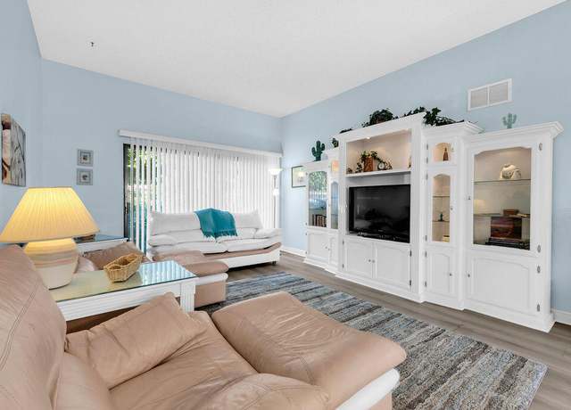 Property at 2428 Los Coyotes Dr, Palm Springs, CA 92264, 2 beds, 2 baths