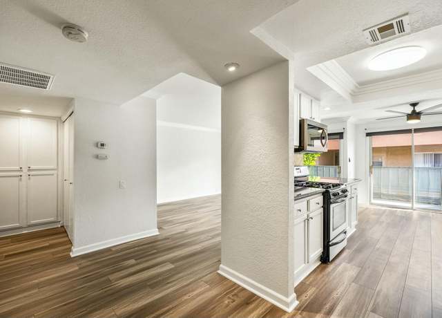 Property at 400 N Sunrise Way #252, Palm Springs, CA 92262, 1 bed, 1 bath