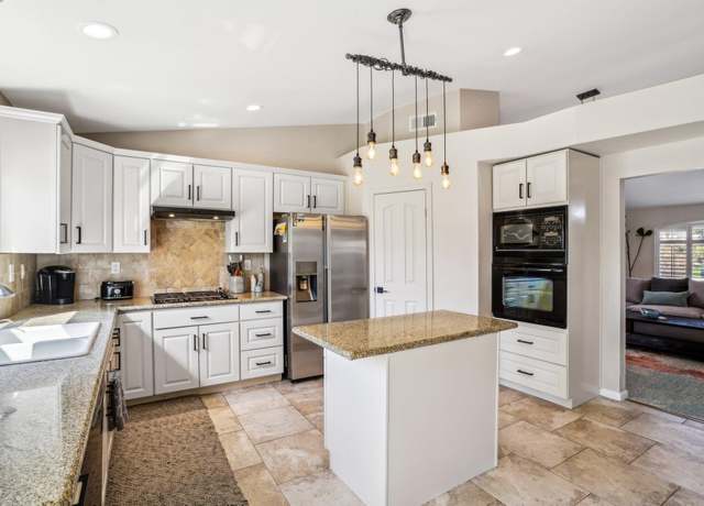Property at 42639 Devonshire St, Palm Desert, CA 92211, 3 beds, 2 baths