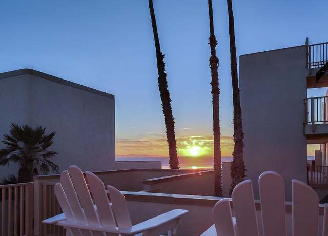Property at 711 Pacific Coast Hwy #206, Huntington Beach, CA 92648, 2 beds, 2 baths