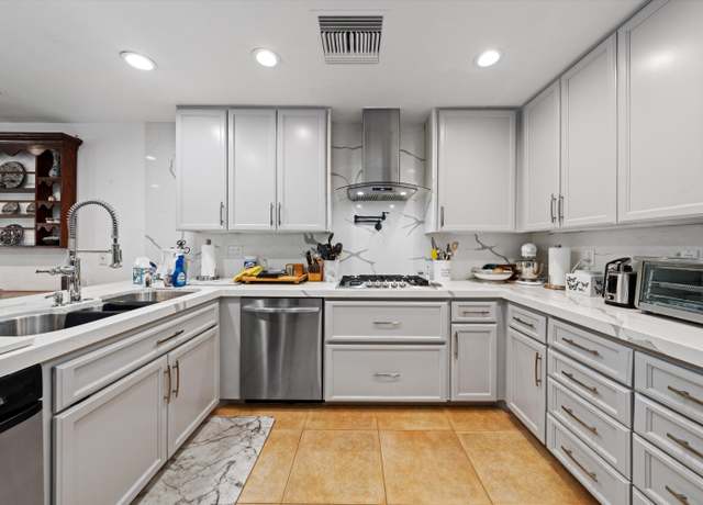 Property at 2 Lehigh Ct, Rancho Mirage, CA 92270, 3 beds, 3 baths