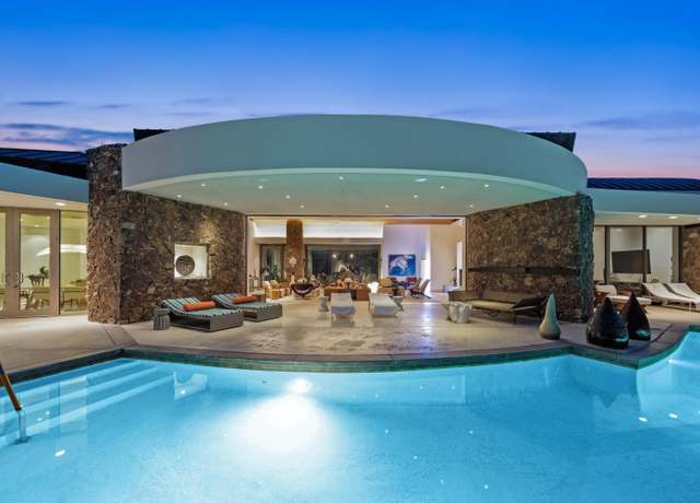 Property at 102 Waterford Cir, Rancho Mirage, CA 92270, 5 beds, 7.5 baths