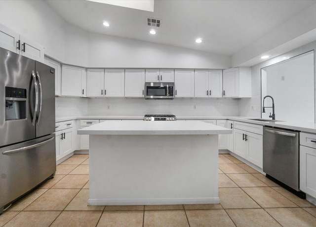 Property at 68195 Empalmo Rd, Cathedral City, CA 92234, 4 beds, 3 baths