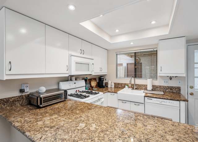 Property at 34324 Laura Way, Rancho Mirage, CA 92270, 3 beds, 2 baths