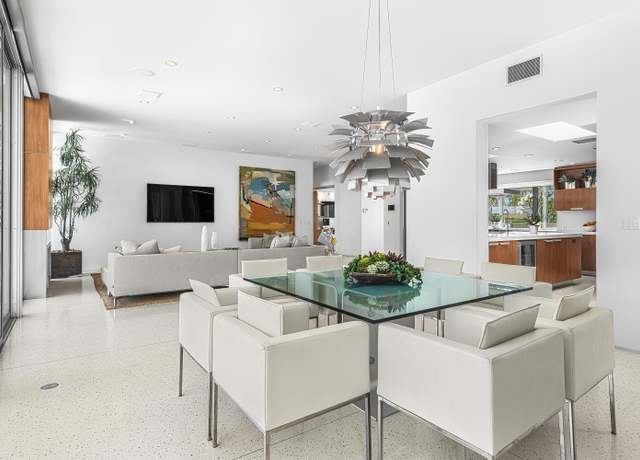 Property at 633 N Belardo Rd, Palm Springs, CA 92262, 3 beds, 3.5 baths