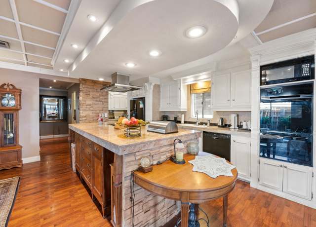 Property at 18 Calle De Las Nubes, Palm Springs, CA 92264, 3 beds, 2.5 baths