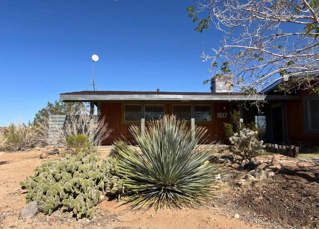 Property at 1517 Hilton Ave, Yucca Valley, CA 92284, 3 beds, 2 baths
