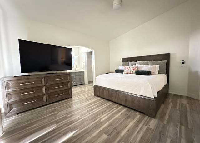 Property at 54445 Avenida Alvarado, La Quinta, CA 92253, 3 beds, 2 baths