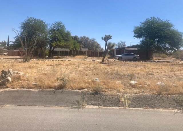 Property at 7457 Lucerne Vis, Yucca Valley, CA 92284, 2 beds, 2 baths