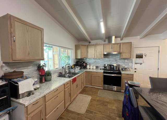 Property at 21130 Hot Springs Rd, Desert Hot Springs, CA 92241, 4 beds, 4.5 baths
