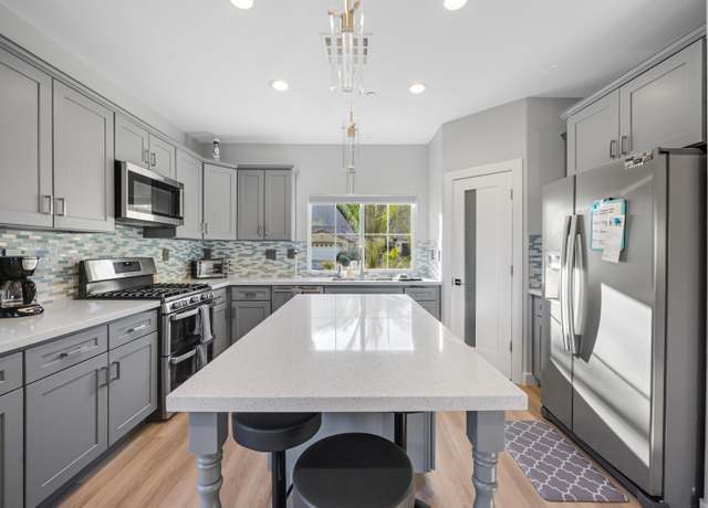 Property at 1114 Palmas Rdg, Palm Springs, CA 92262, 3 beds, 2 baths