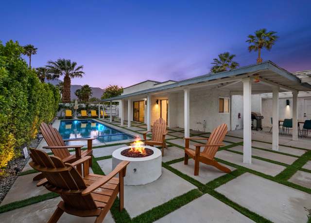 Property at 1433 E Caleta Way, Palm Springs, CA 92262, 3 beds, 2 baths