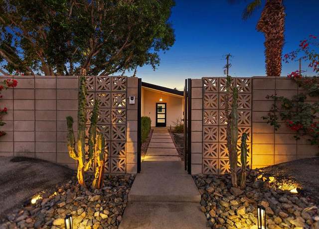 Property at 565 W Yorba Rd, Palm Springs, CA 92262, 3 beds, 2 baths