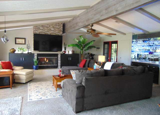 Property at 73450 Country Club Dr #122, Palm Desert, CA 92260, 2 beds, 2 baths
