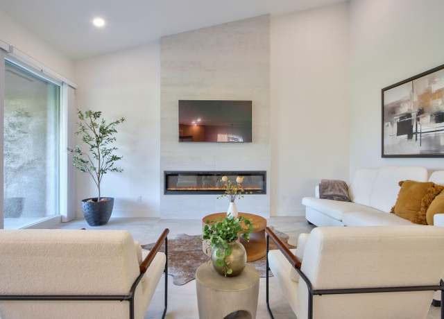 Property at 42 La Cerra Drive Dr, Rancho Mirage, CA 92270, 3 beds, 2 baths