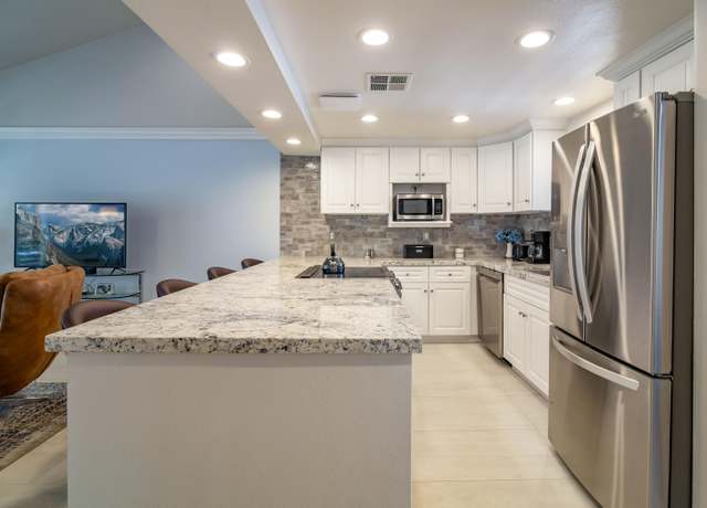 Property at 40122 Baltusrol Cir, Palm Desert, CA 92211, 2 beds, 2 baths