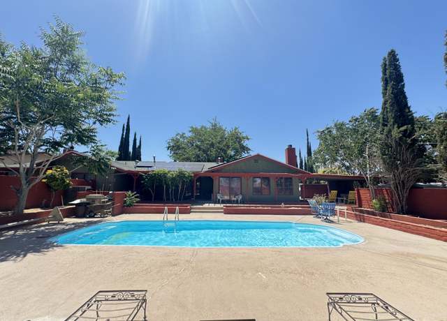Property at 7585 Joshua Ln, Yucca Valley, CA 92284, 3 beds, 3 baths