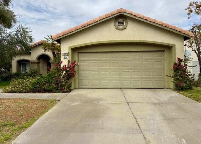Property at 230 Strada Fortuna, Palm Desert, CA 92260, 2 beds, 2 baths
