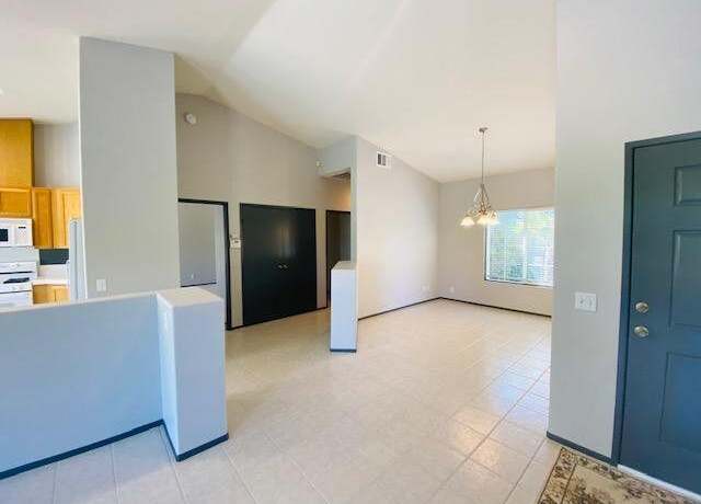 Property at 230 Strada Fortuna, Palm Desert, CA 92260, 2 beds, 2 baths